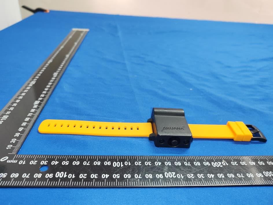 OPAH X Heating Vest Wristband Controller - FCC ID 2BTKS-OPAHX - Shenzhen Yiru Diving Equipment Company (4)