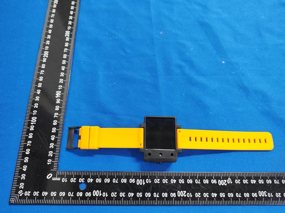 OPAH X Heating Vest Wristband Controller - FCC ID 2BTKS-OPAHX - Shenzhen Yiru Diving Equipment Company (2)