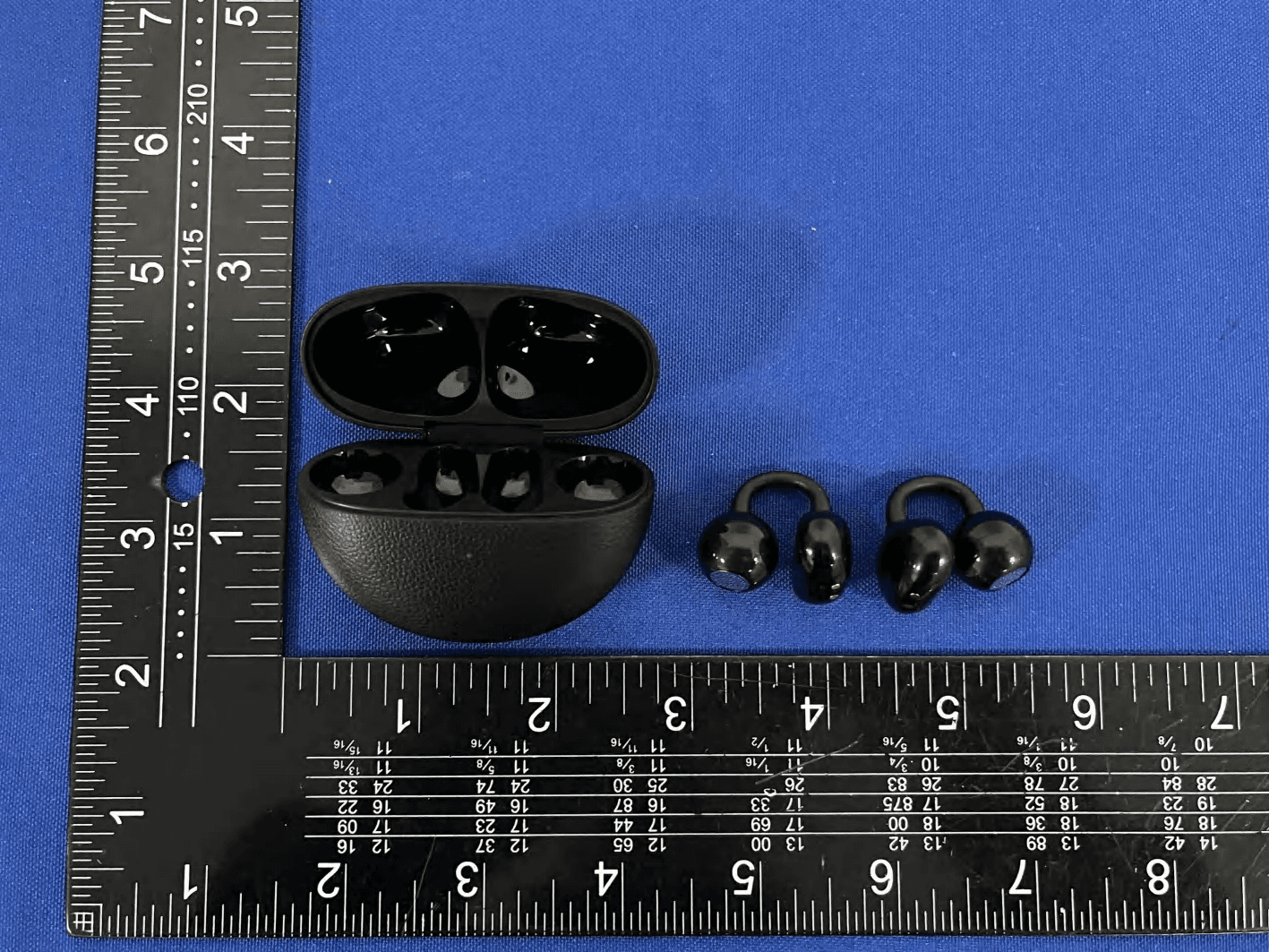 AI Translation Earbuds - FCC ID 2BTLE-LE1002 - Wenzhou Only Electronics Co.,Ltd.