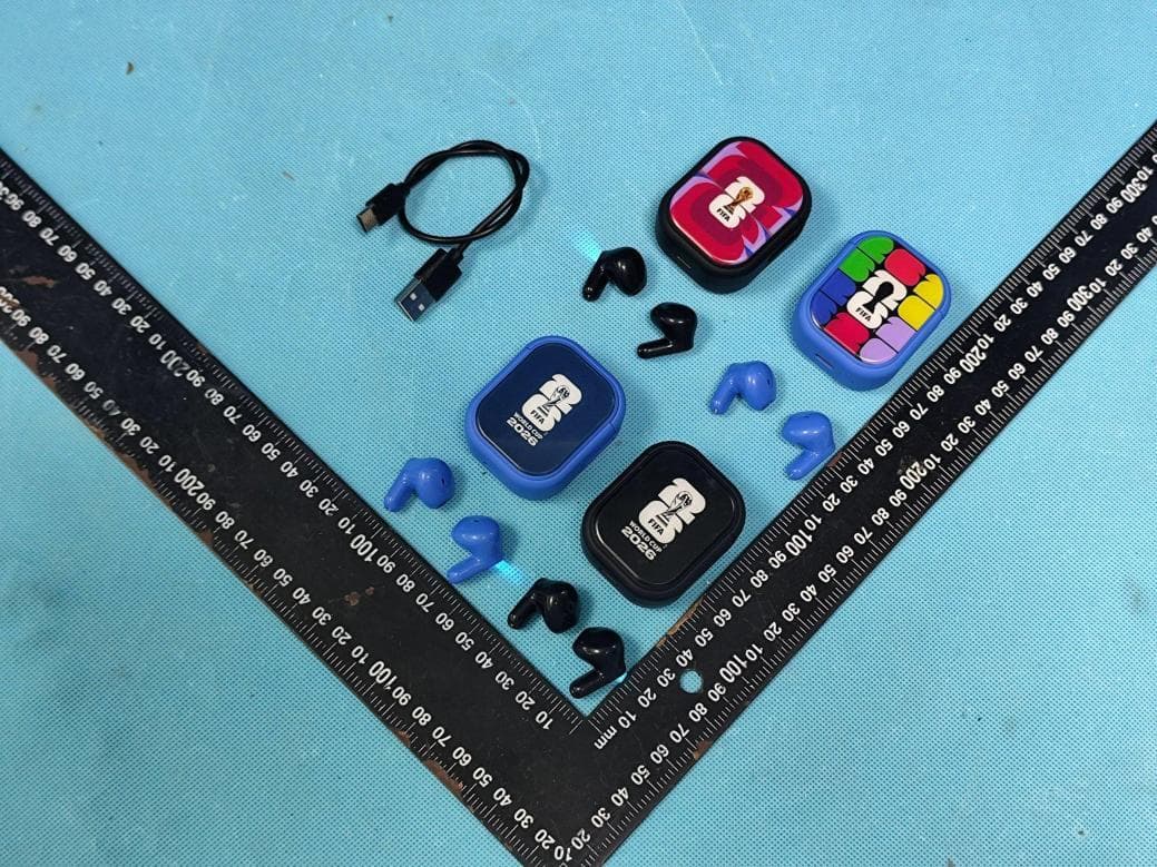 FIFA Wireless Earphones - FCC ID 2BTLR-F26E01 - Shenzhen Cantianshu Information Technology Co., Ltd.