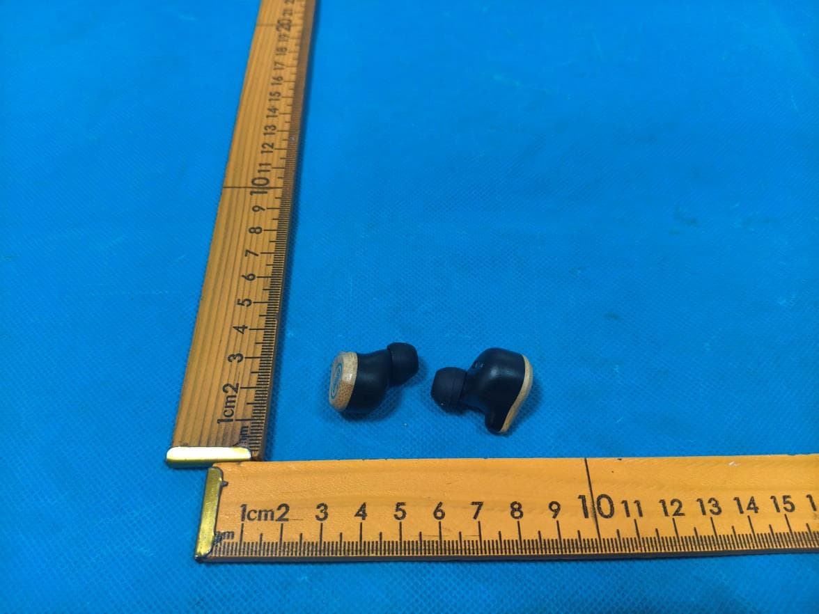 Wireless Earphone - FCC ID 2BTOF-PIN109 - The Pin Universe LLC (5)