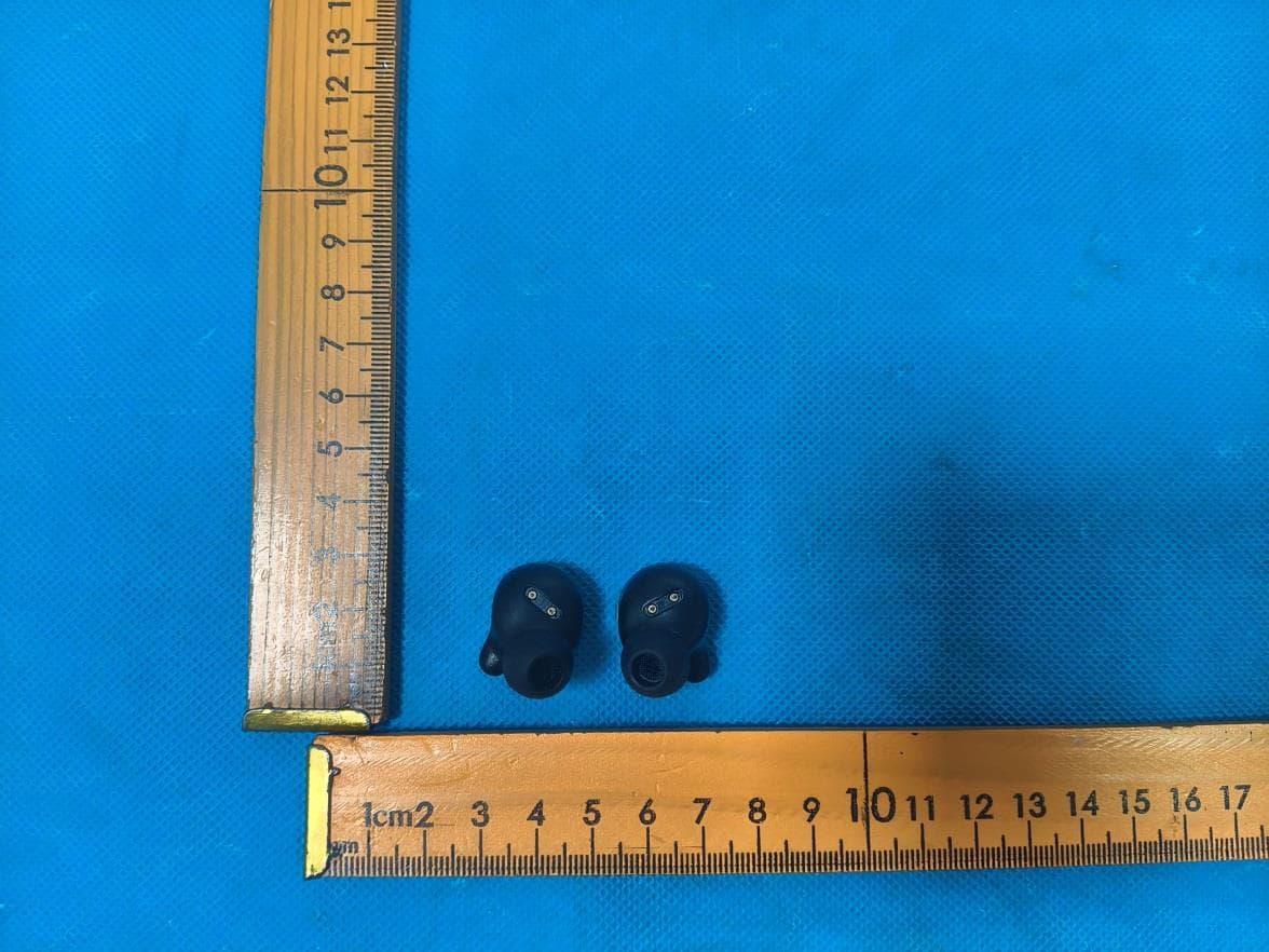 Wireless Earphone - FCC ID 2BTOF-PIN109 - The Pin Universe LLC