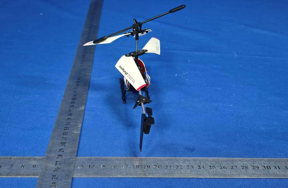 Toy RC Drone Stealth Spinner - FCC ID 2BTOH-H3006R - Dongguan Aniree Industrial Limited (3)
