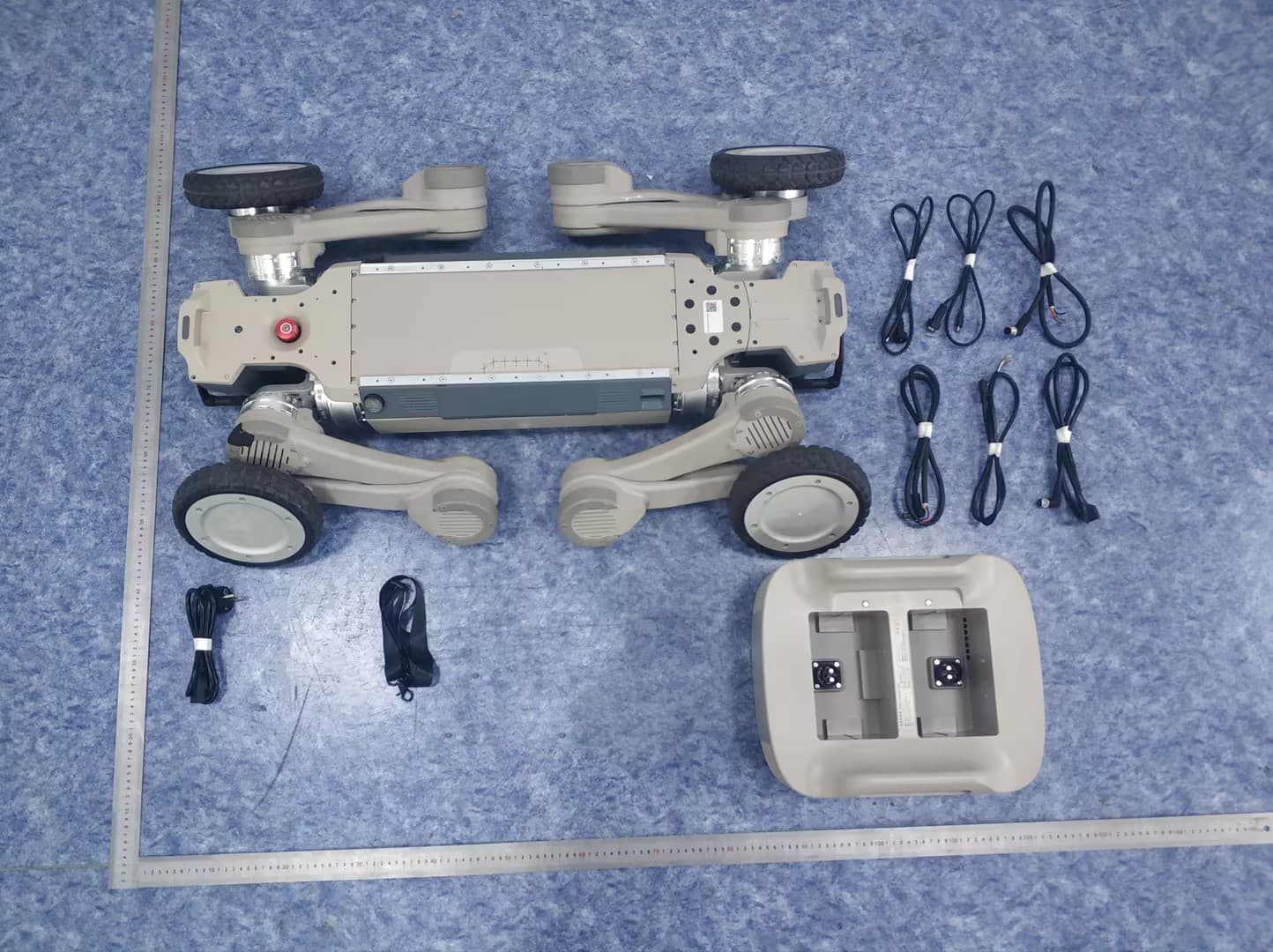 AGIBOT Quadruped Robot - FCC ID 2BTPT-ZYCXD125M - AgiBot Innovation(Shanghai) Technology Co.,Ltd.