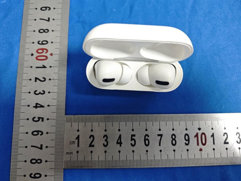 AirPods Pro - FCC ID 2BTQL-A2083 - Prime Edge Solutions LLC (4)