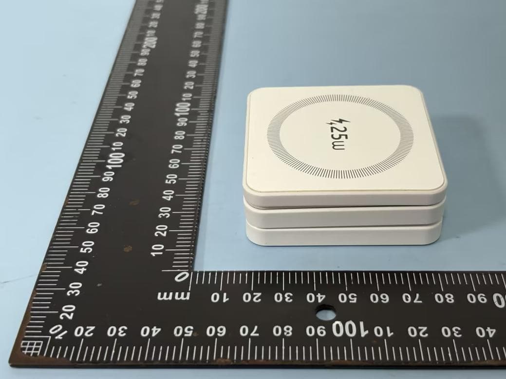 3-in-1 25W Magsafe Wireless Charger - FCC ID 2BTRD-IW31 - Shenguang Jiyuan Intelligent Manufacturing (Shenzhen) Technology Co., Ltd. (4)