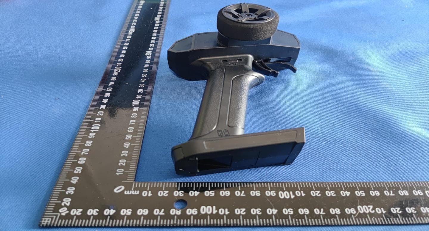 2.4G Radio set - FCC ID 2BTRE-G0116 - DMS Solutions Ltd. (4)