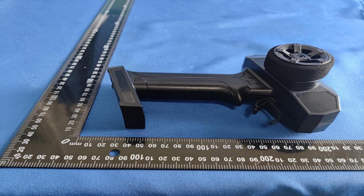 2.4G Radio set - FCC ID 2BTRE-G0116 - DMS Solutions Ltd. (5)