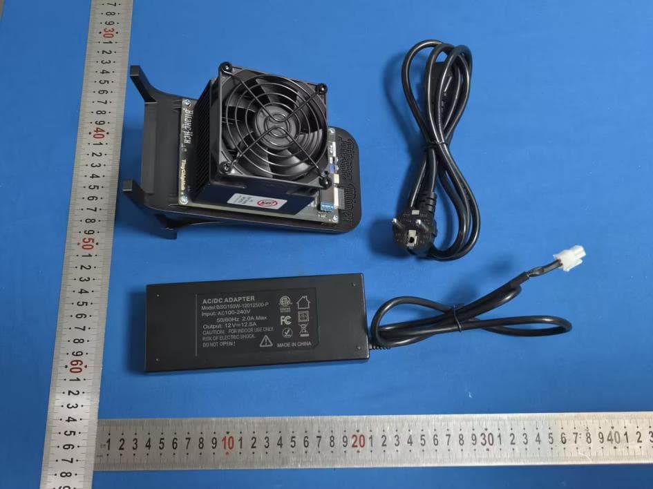 Bitaxe 703 - FCC ID 2BTSI-703 - Shenzhen Ji'an XinCloud ComputingTechnology Co.,Ltd. (4)