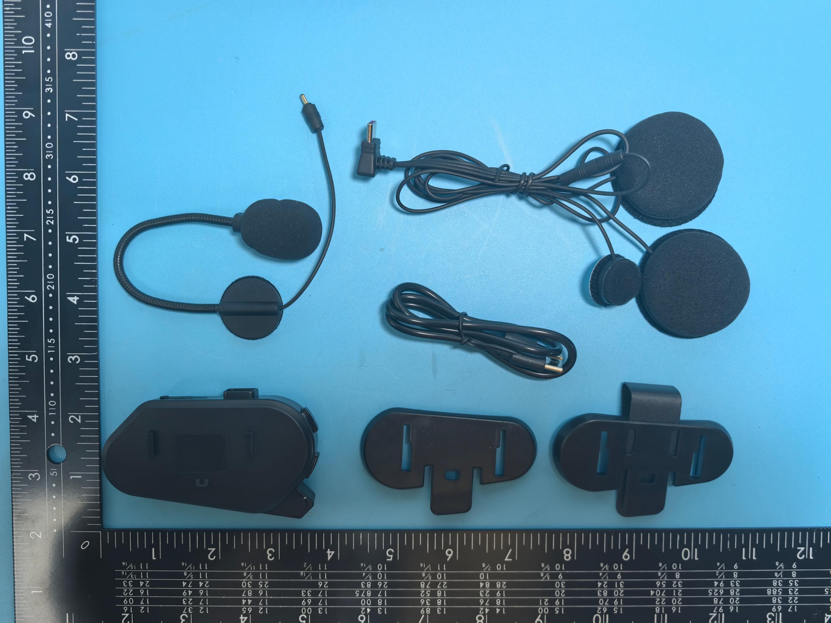 Bluetooth walkie-talkie - FCC ID 2BTTE-V8 - Shenzhen Houtonsen Electronics Co., Ltd. (2)