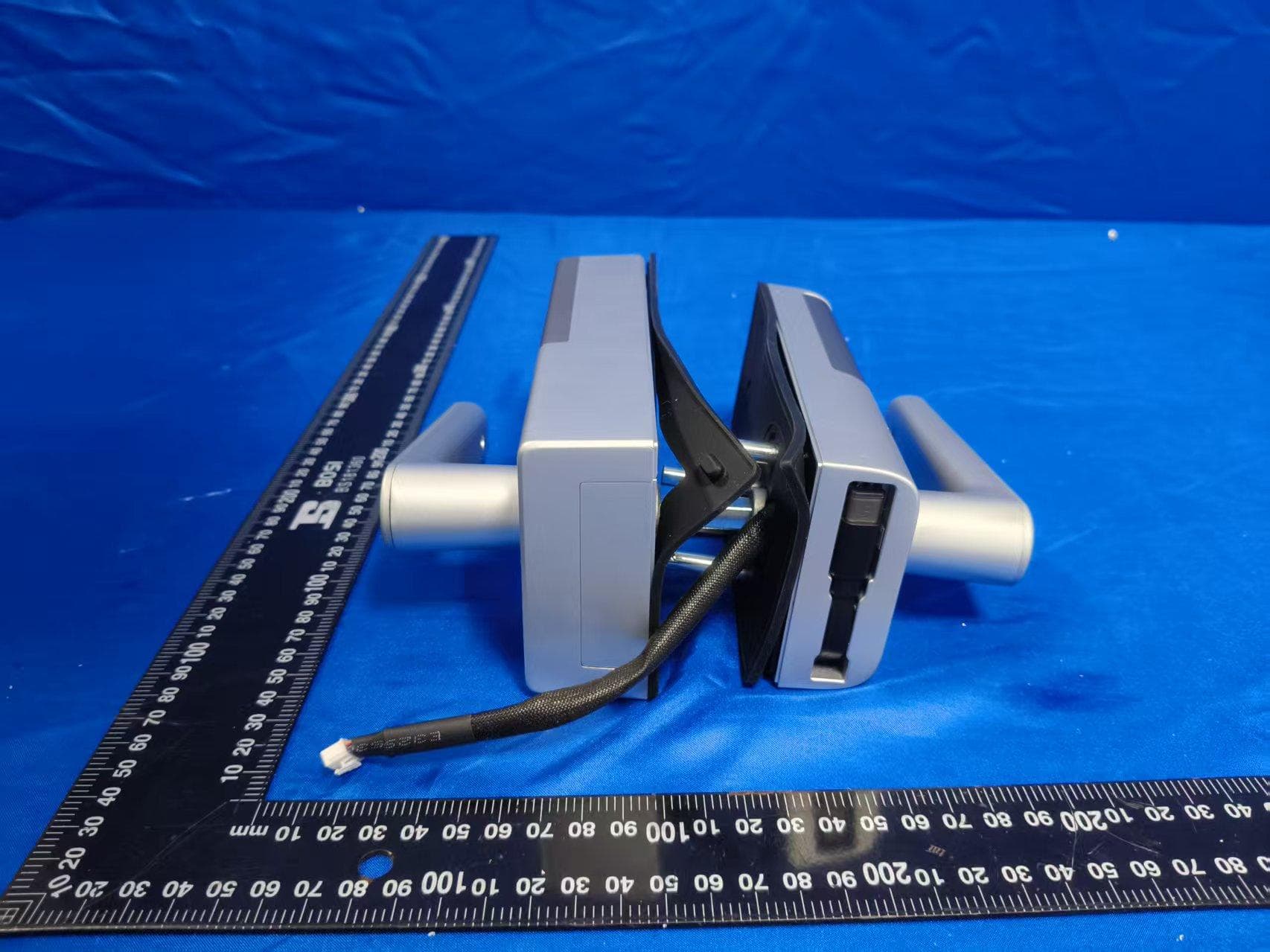 Smart Lock - FCC ID 2BTTG-K221 - Hangzhou Key to the Future Technology Co., Ltd.