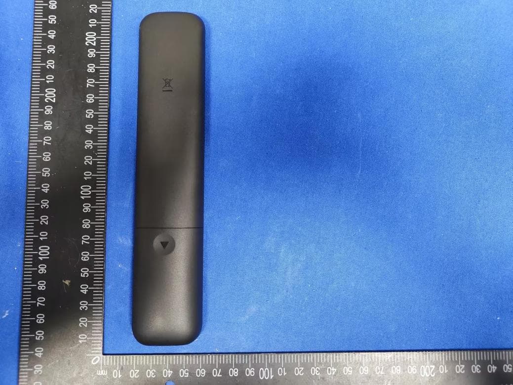 Bluetooth voice remote control - FCC ID 2BTTJ-YDX198W - Yidongxing (Huizhou) Technology Co., Ltd