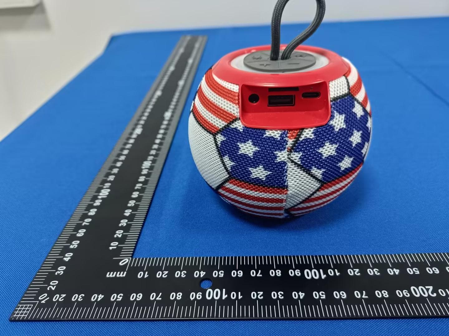 SOCCER BEATS RECHARGEABLE LED SPEAKER - FCC ID 2BTUZ-MG045 - NINGBO MASCUGE IMPORT AND EXPORT CO.,LTD (4)