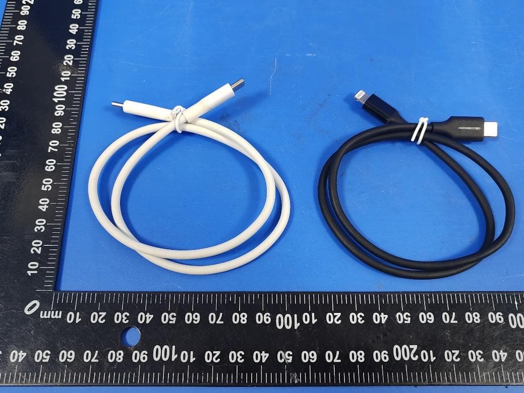 Motorcycle CarPlay Activator - FCC ID 2BTVN-CARPLAY - Wenhui Wu