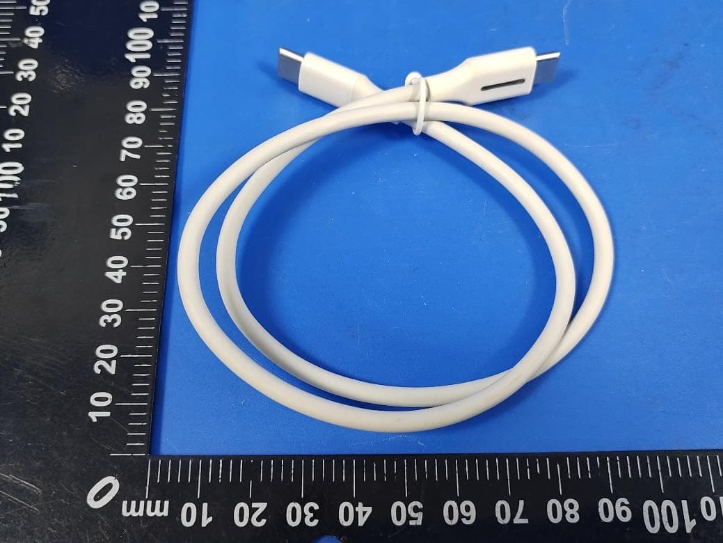 Motorcycle CarPlay Activator - FCC ID 2BTVN-CARPLAY - Wenhui Wu (3)