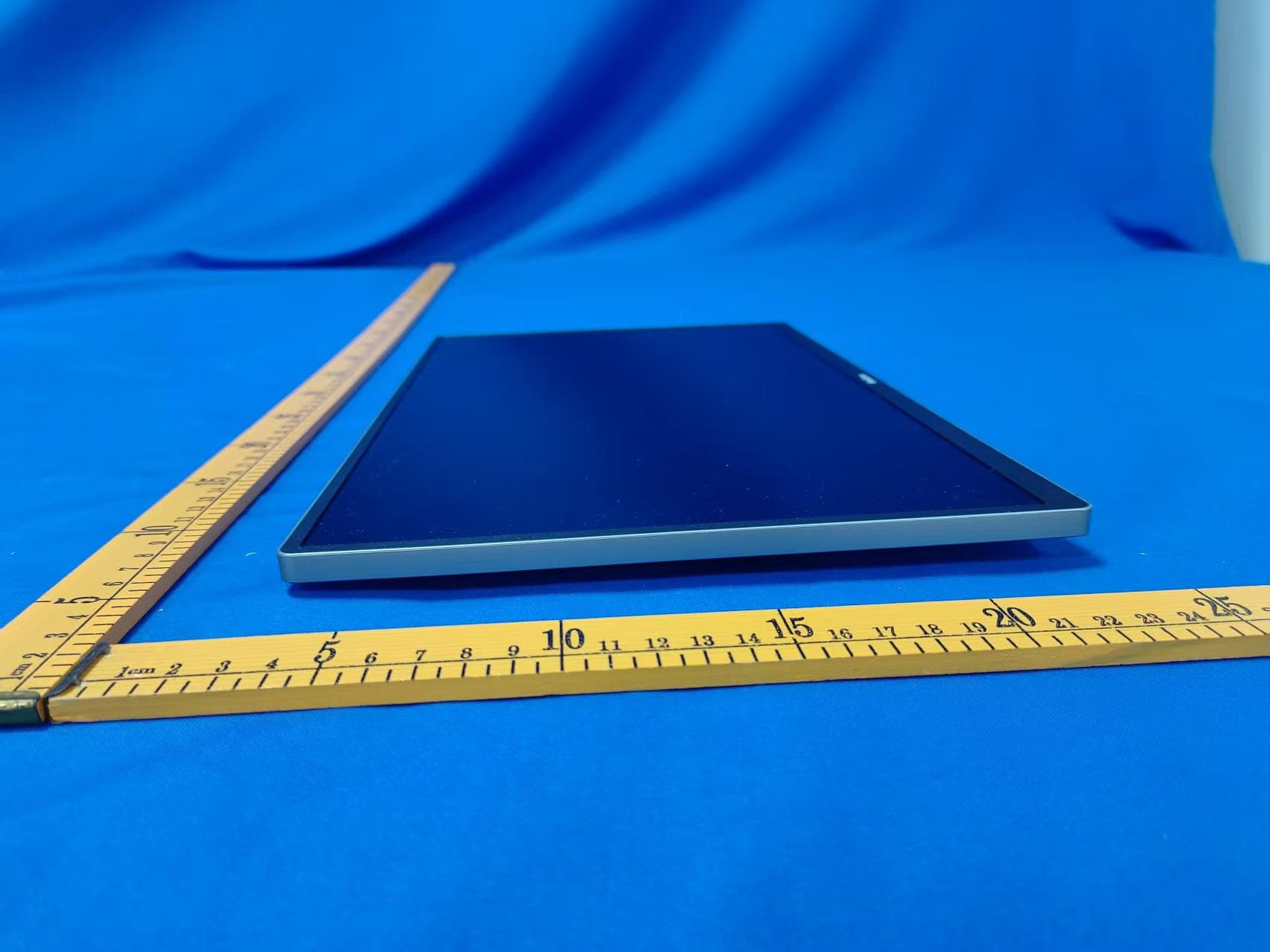 Portable Monitor - FCC ID 2BTYK-WX156 - YiXianDian (Shenzhen) Technology Co., LTD (4)