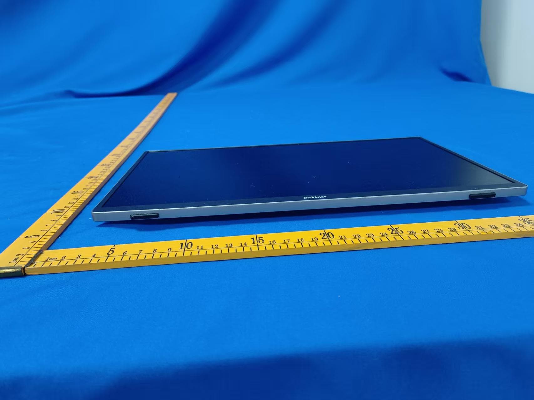 Portable Monitor - FCC ID 2BTYK-WX156 - YiXianDian (Shenzhen) Technology Co., LTD (5)
