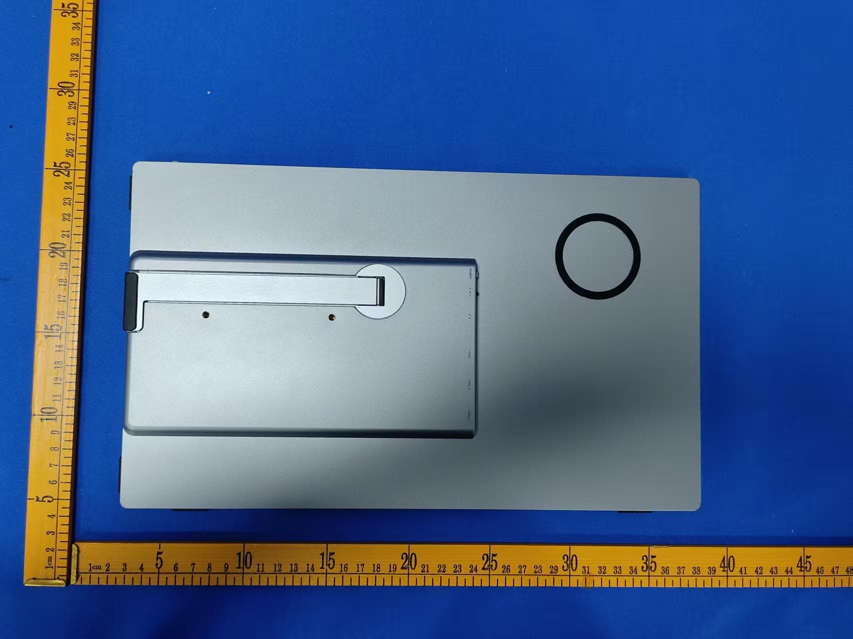 Portable Monitor - FCC ID 2BTYK-WX156 - YiXianDian (Shenzhen) Technology Co., LTD (2)