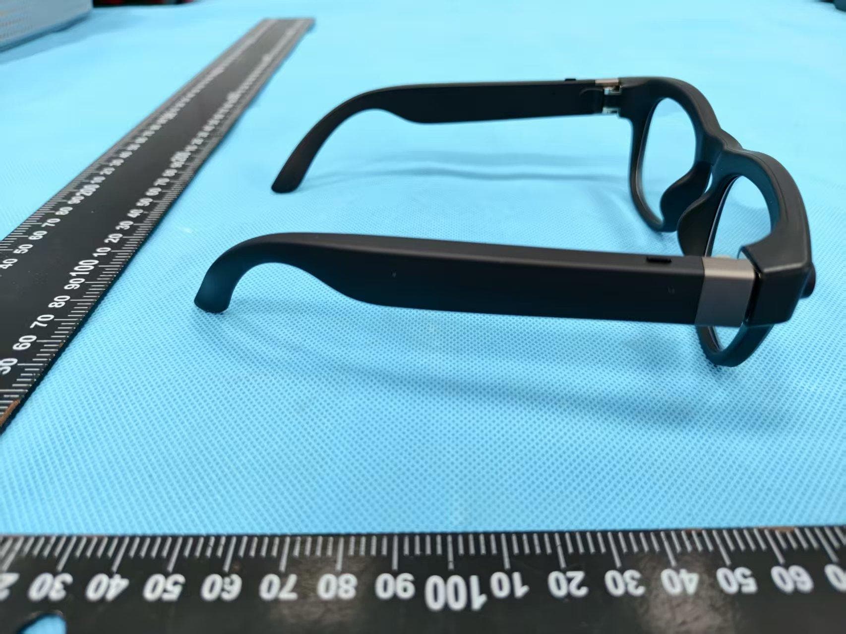 Smart Glasses - FCC ID 2BU3L-AEYEI - HONGKONG WEIHUA TECHNOLOGY LIMITED
