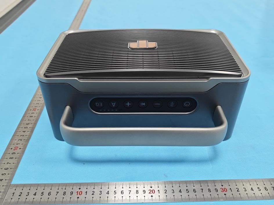 Bluetooth speaker - FCC ID 2BU44-TECTON80 - Twvlv Lifestyle Private Limited (3)