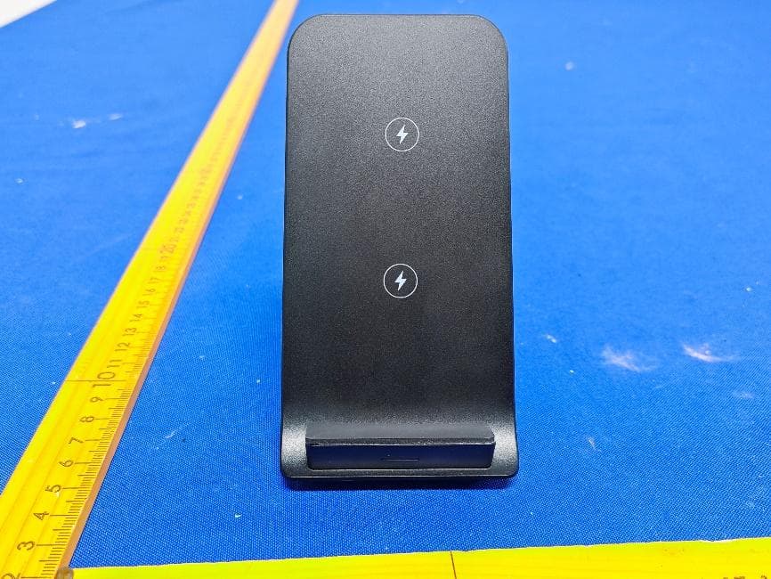 3-in-1 Wireless Charging Station - FCC ID 2BU7Z-EZ30A - Wuhan Nayi Electronic Technology Co., Ltd.