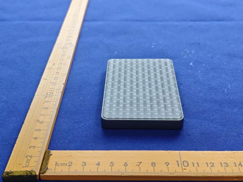 Magnetic-Attachment Portable Power Bank - FCC ID 2BU8Q-ENERGYA - Shenzhen Dark Energy Power Co., Ltd. (5)