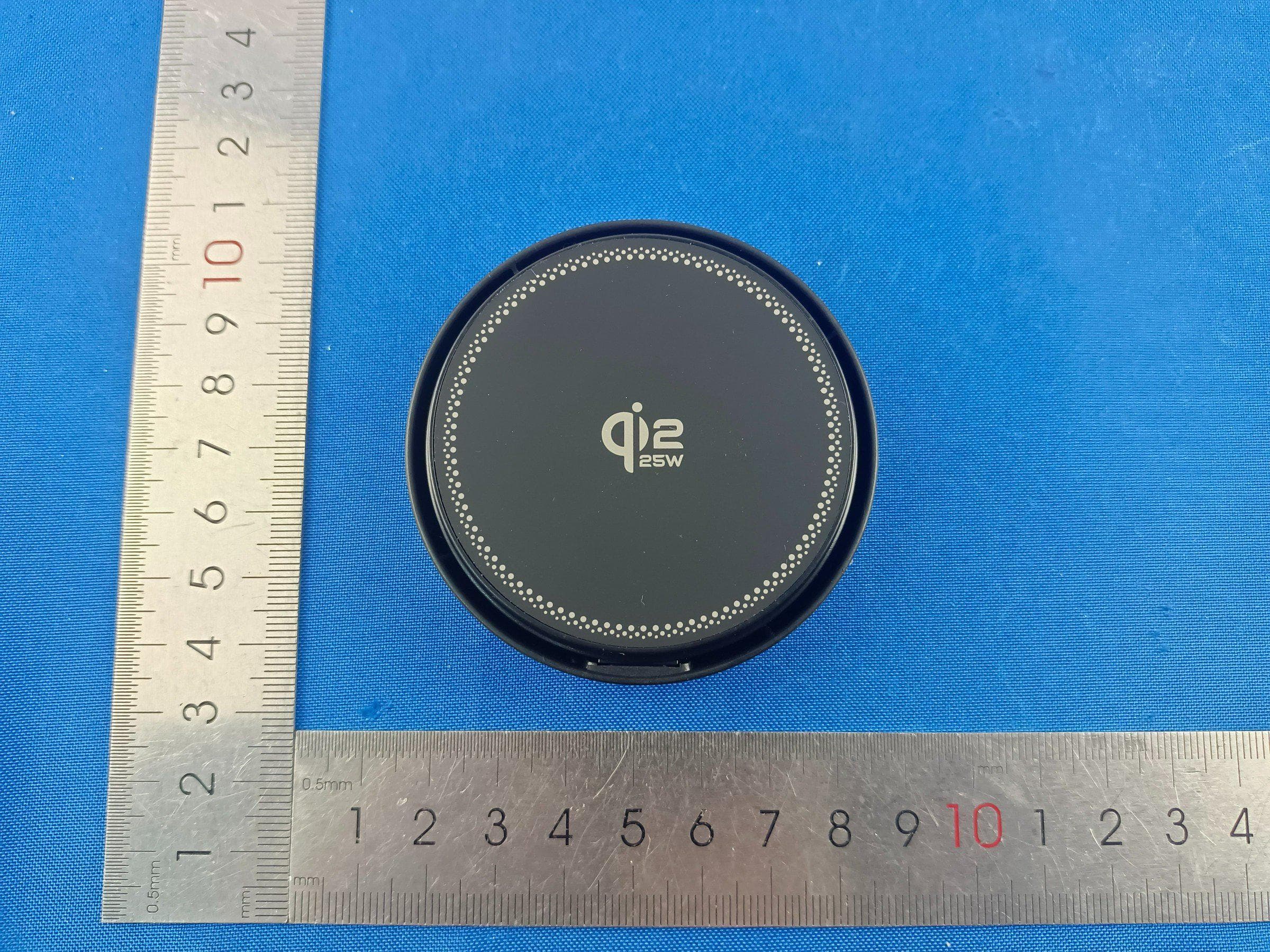 LISEN W122 Wireless Charger - FCC ID 2BUC9-W122B-A0 - Shenzhen Infinite Watt Technology Co., Ltd. (2)