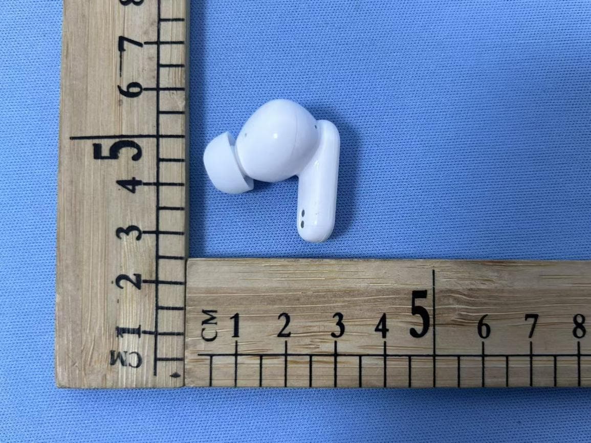 Earbuds - FCC ID 2BUCU-AB-C30 - Awdio Bots,Inc. (3)