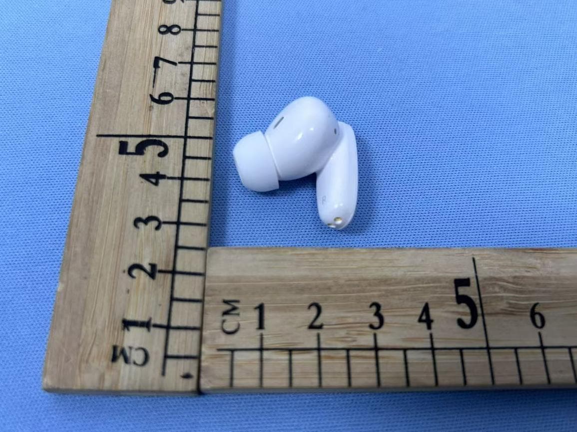 Earbuds - FCC ID 2BUCU-AB-E90 - Awdio Bots,Inc. (5)