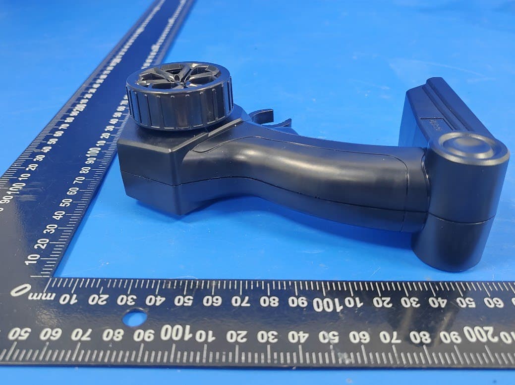 chezhi Remote control car - FCC ID 2BUDC-CZ147E - Shantou Chenghai Chezhi Toys Factory (4)