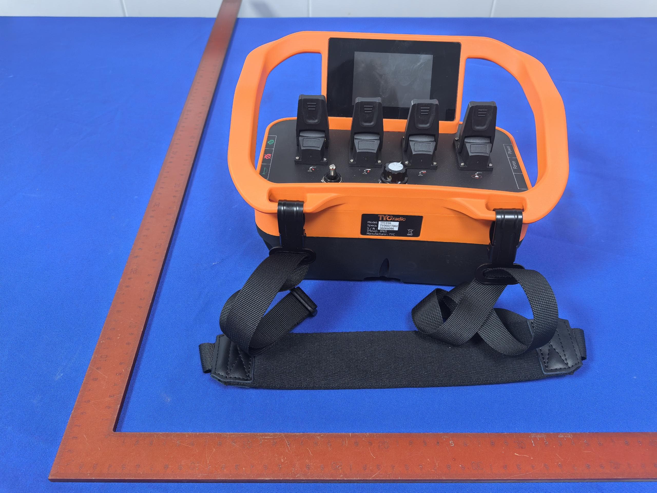 Dual-mode Industrial Wireless Remote Controller - FCC ID 2BUF6-TYCS236 - HANGZHOU TY TECHNOLOGY CO., LTD (4)