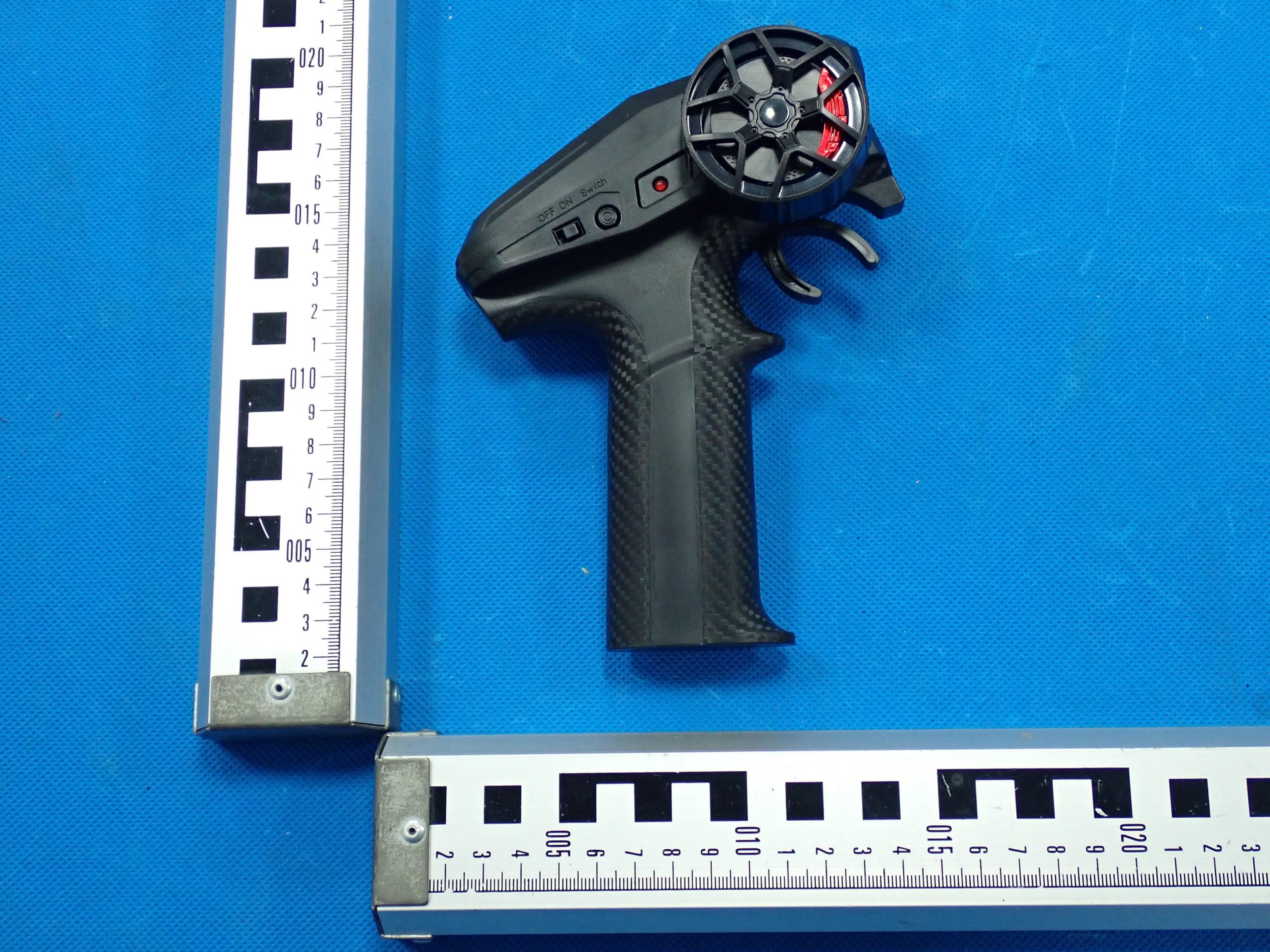 RC CAR - FCC ID 2BUFS-G12026 - Guangzhou Yimai Supply Chain Co.,Ltd. (2)