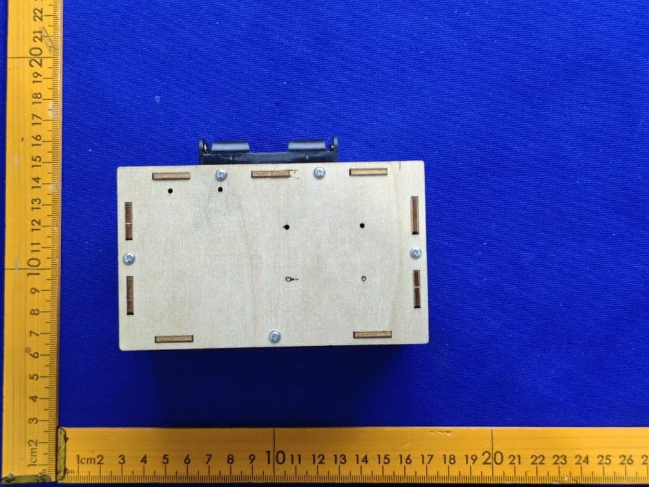 MAGNETIC PORTABLE POWER BANK - FCC ID 2BUHK-YYI-888 - Guangzhou Yuanyi E-commerce Co., LTD