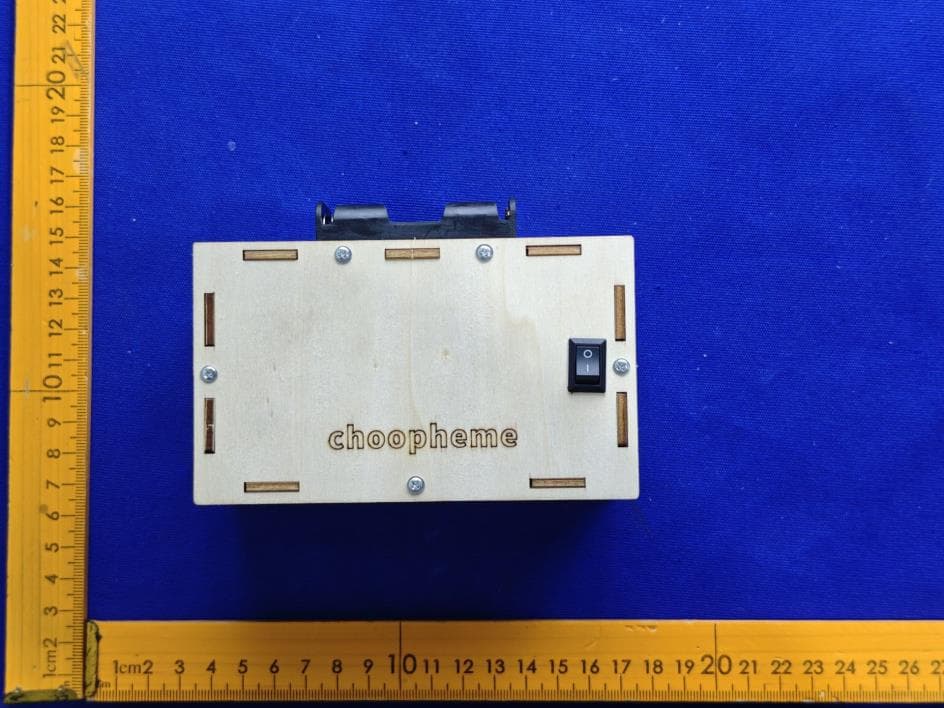 MAGNETIC PORTABLE POWER BANK - FCC ID 2BUHK-YYI-888 - Guangzhou Yuanyi E-commerce Co., LTD (2)