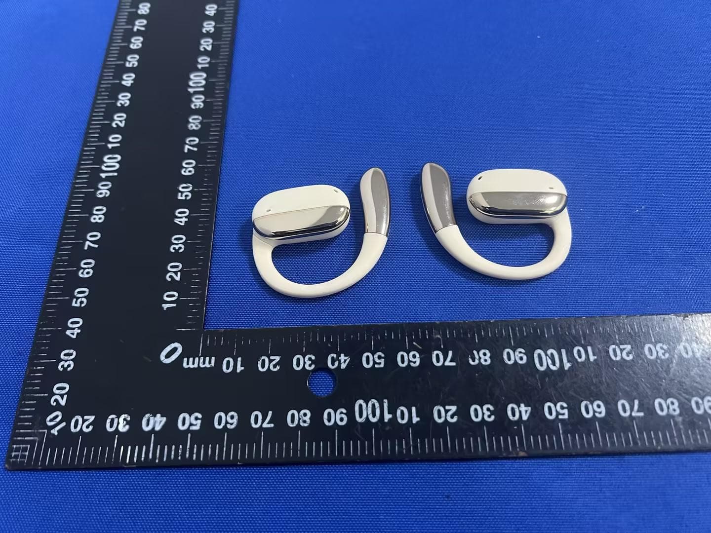 Bluetooth headphones - FCC ID 2BUJZ-R1PRO - Dongguan City Dianxien Electronic Technology Co., Ltd. (5)