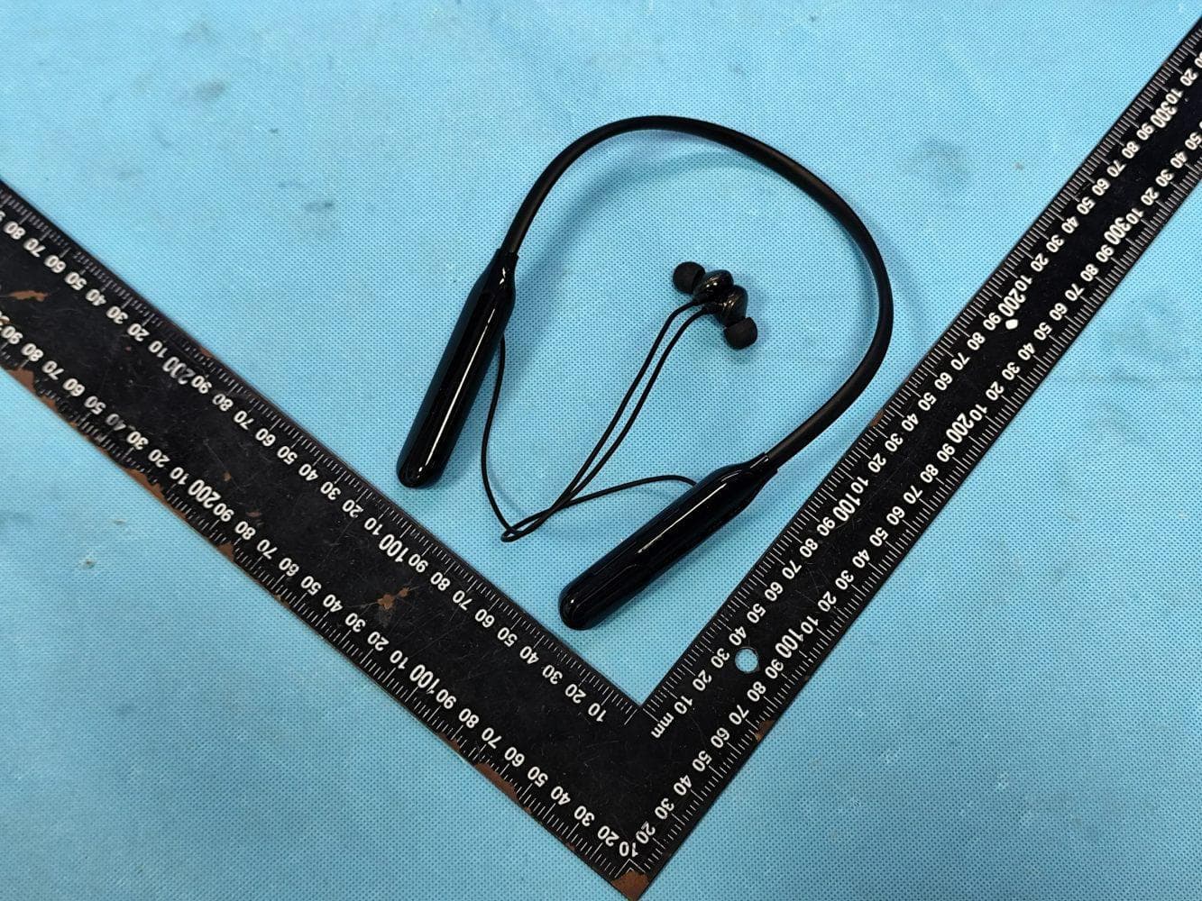 Bluetooth Earphones - FCC ID 2BUKE-YD668 - Gurao Queming Electronics Factory, Chaoyang District, Shantou City