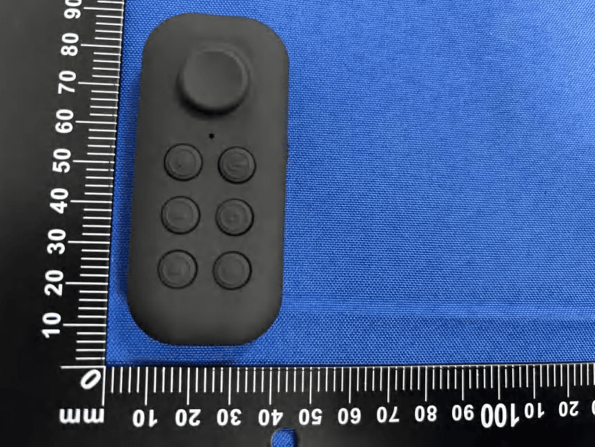 Wireless Remote Control - FCC ID 2BULW-QHBTR01 - Shenzhen Qianhuan Technology Co., Ltd. (2)