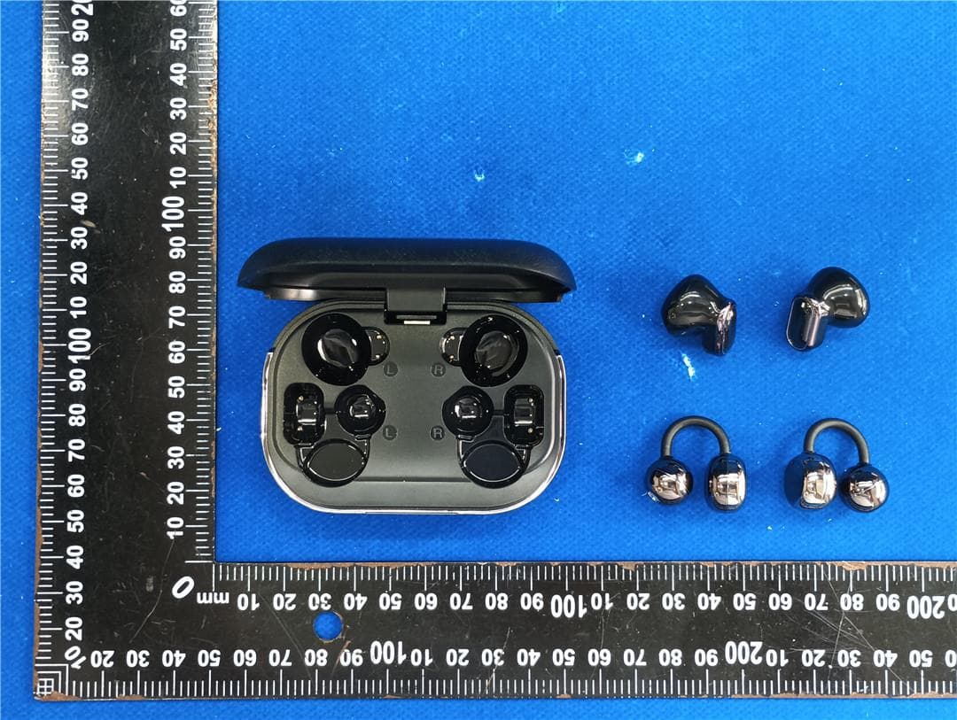 Wireless Earphones - FCC ID 2BUN4-ACD3631 - Shenzhen Feizhou Digital Technology Co., Ltd (1)