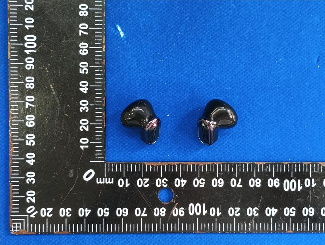 Wireless Earphones - FCC ID 2BUN4-ACD3631 - Shenzhen Feizhou Digital Technology Co., Ltd (4)