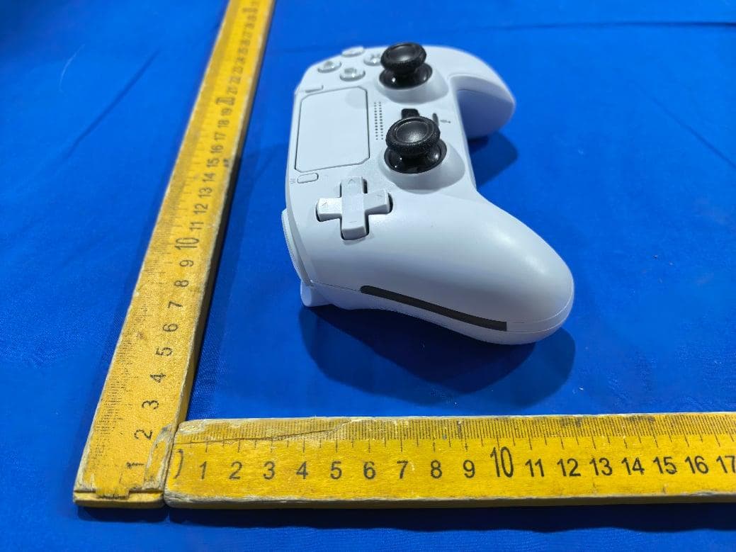 Game Controller - FCC ID 2BUOI-525 - Dongguan Yierjia Electronic Co., LTD (4)