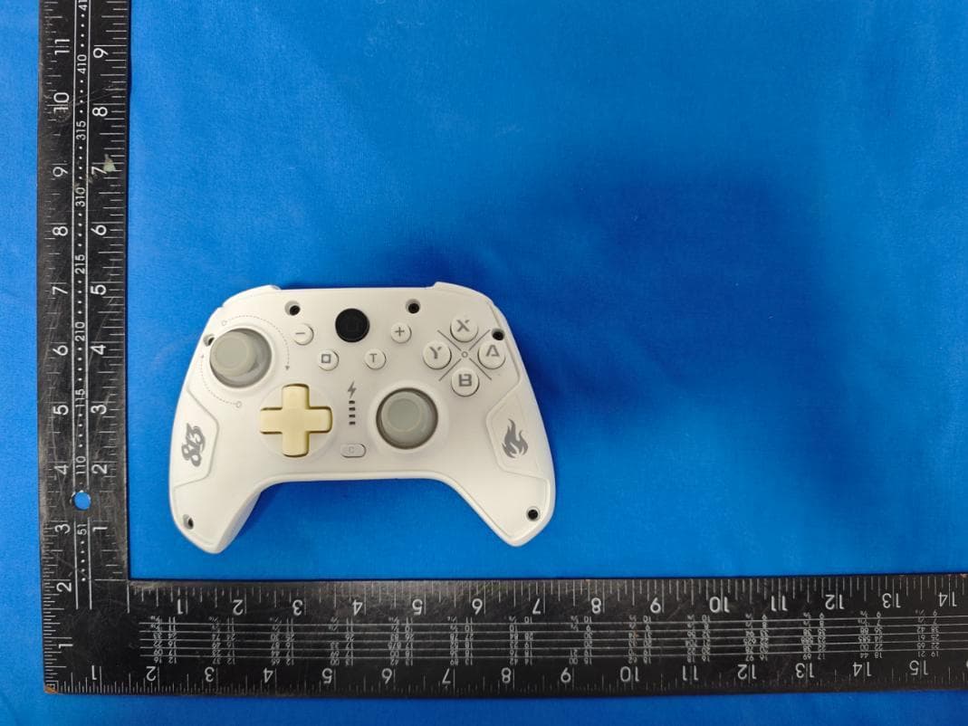 Game controller - FCC ID 2BUOI-813 - Dongguan Yierjia Electronic Co., LTD (4)