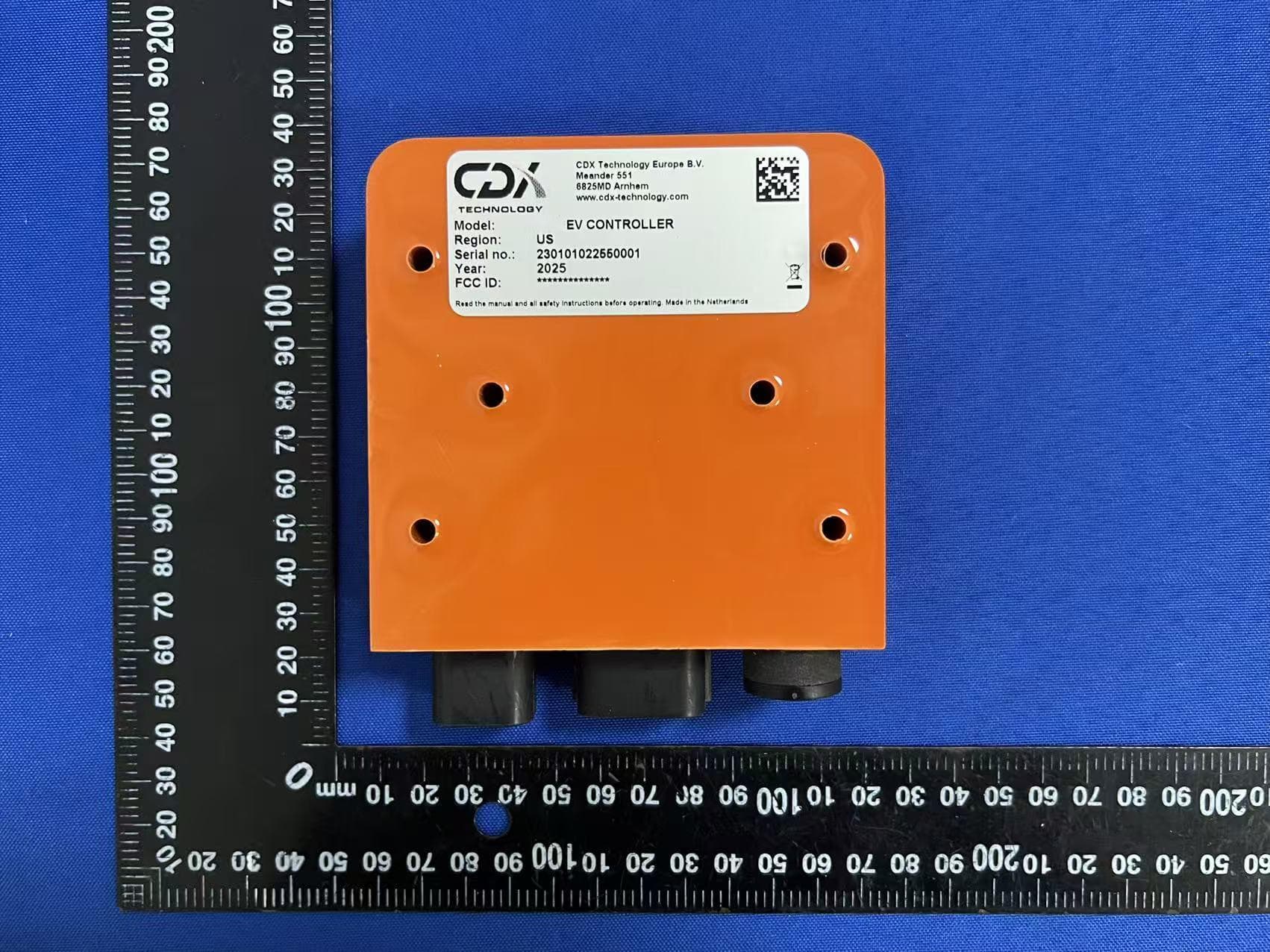 The CDX EV Controller is an electronic control unit designed to manage and limit the maximum speed of an alectric go-kart. - FCC ID 2BUQO-CDX-EVRC2301 - CDX Technology Europe B.V. (2)