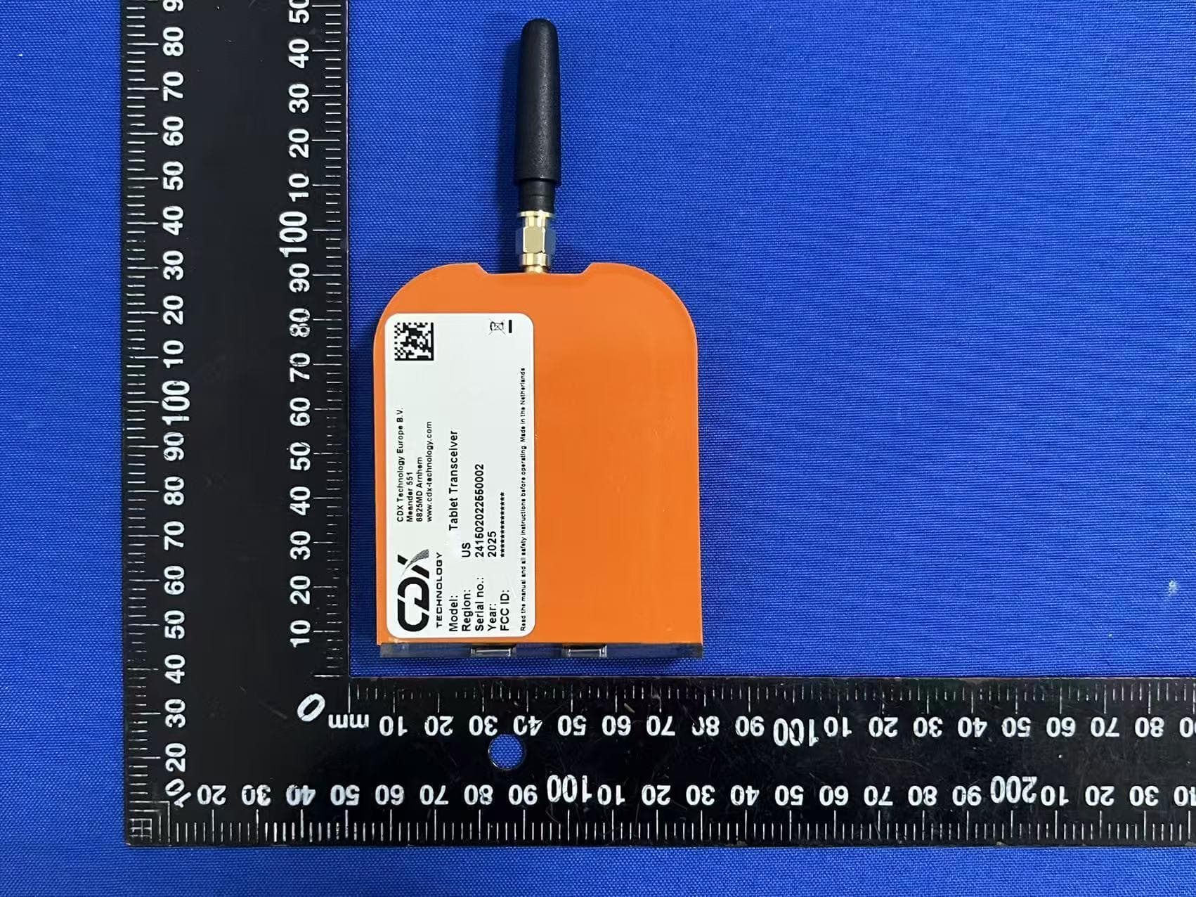 The CDX Tablet Transceiver is a device used to transmit speed commands to the CDX EV Controller. - FCC ID 2BUQO-CDX-TBTR2515 - CDX Technology Europe B.V.