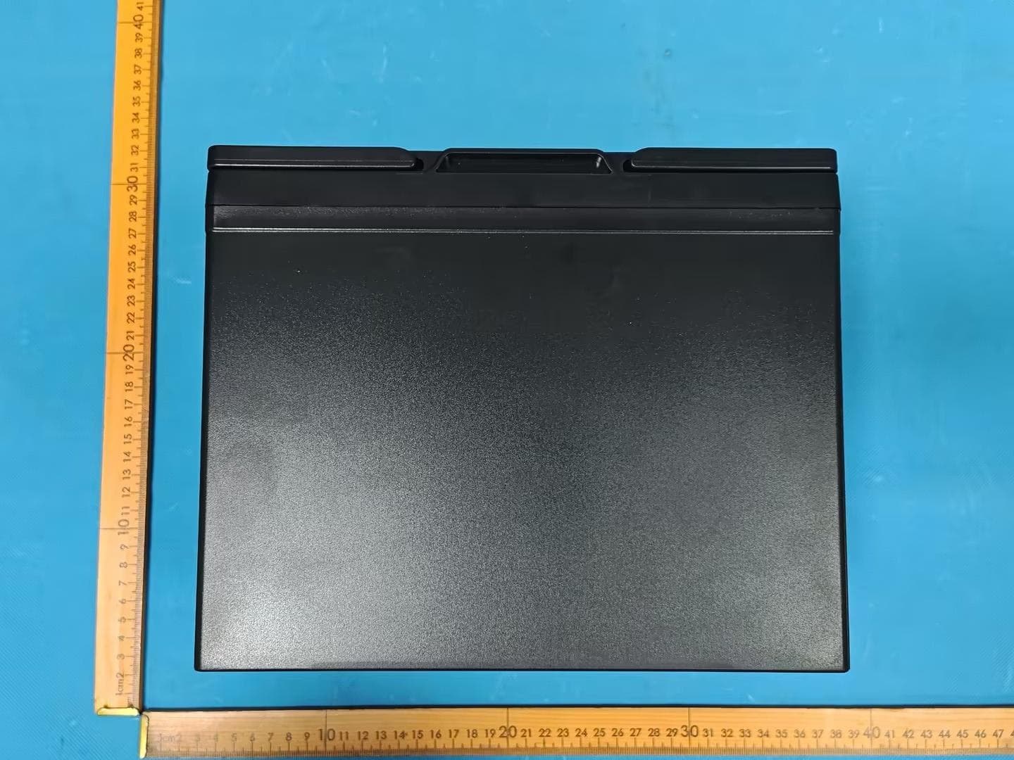 Deep Cycle Rechargeable LiFePO4 Battery Pack - FCC ID 2BURI-LFP100-12 - Shenzhen Mingjing Information Service Co.,Ltd.