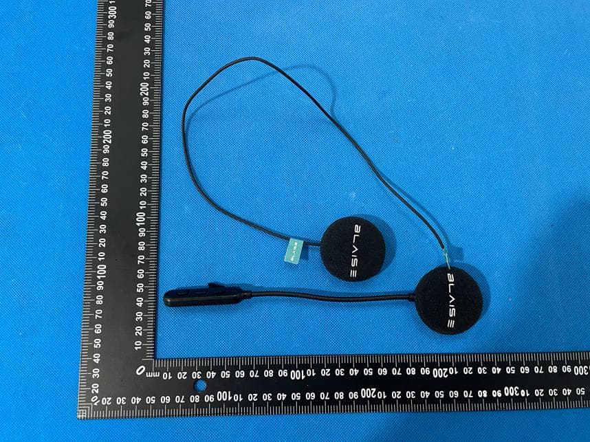 Helmet Bluetooth Headset - FCC ID 2BUSB-F1 - Ningbo MoHao Intelligent Technology Co., Ltd. (3)