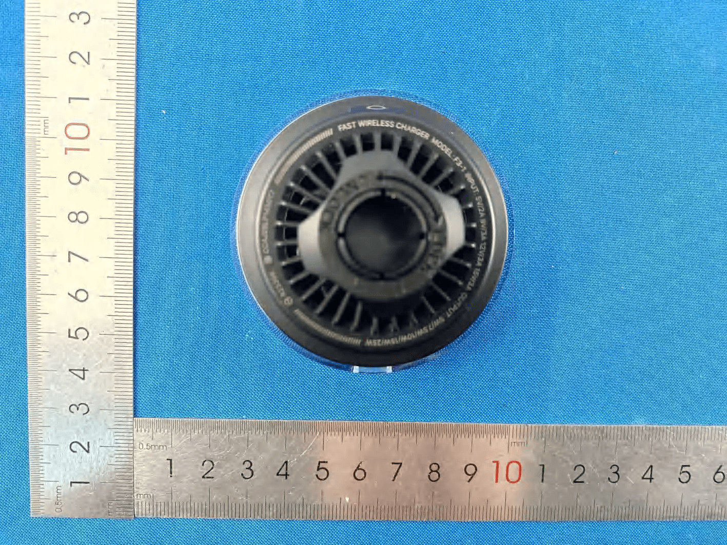 Magnetic Wireless Charger - FCC ID 2BV3J-0001 - FOCADA LTD.