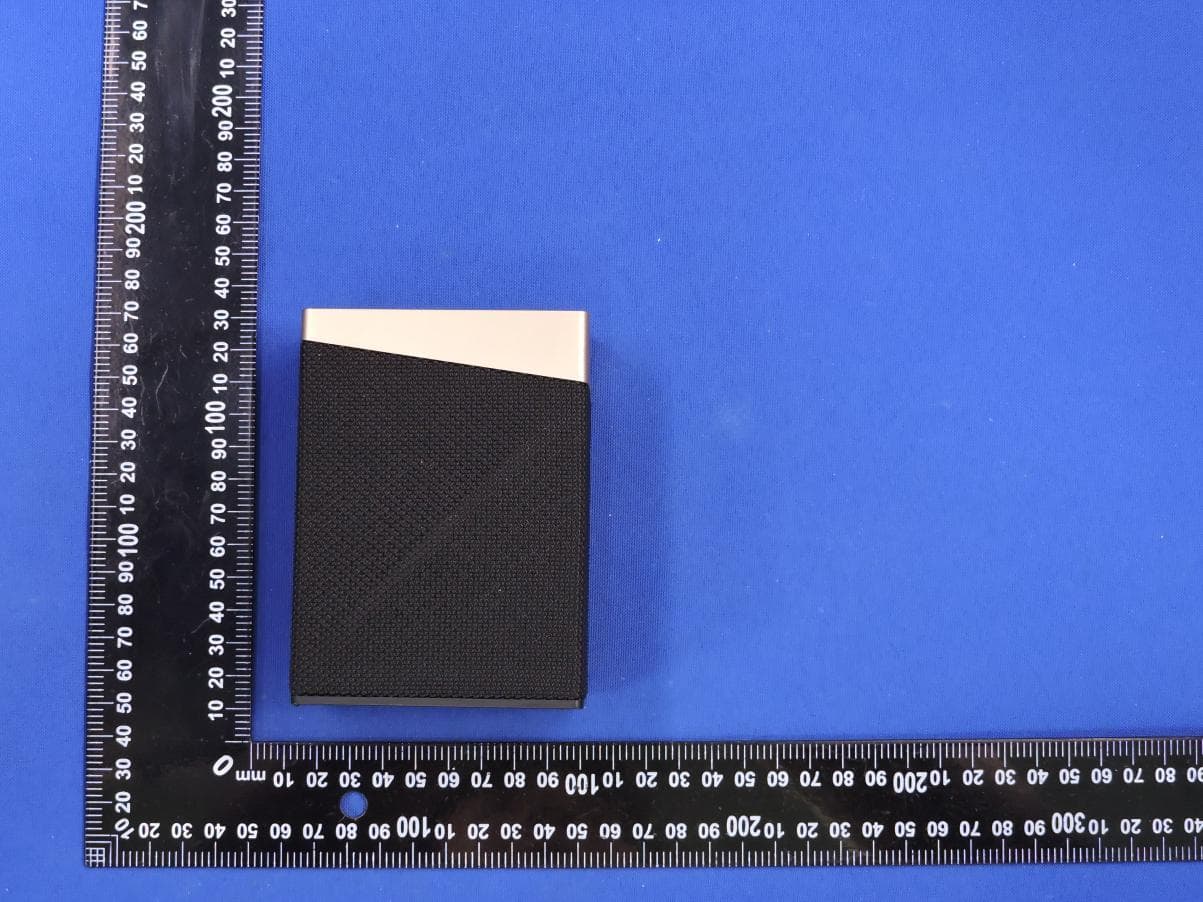 PORTABLE BLUETOOTH SPEAKERS - FCC ID 2BV4X-BS12308 - Shenzhen BUGANi Acoustic Co., Ltd (2)