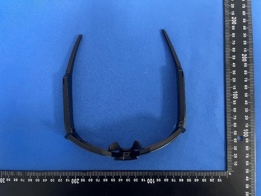 Intelligent glasses - FCC ID 2BV7A-V06 - SMARTCORE TECHNOLOGIES LIMITED (2)