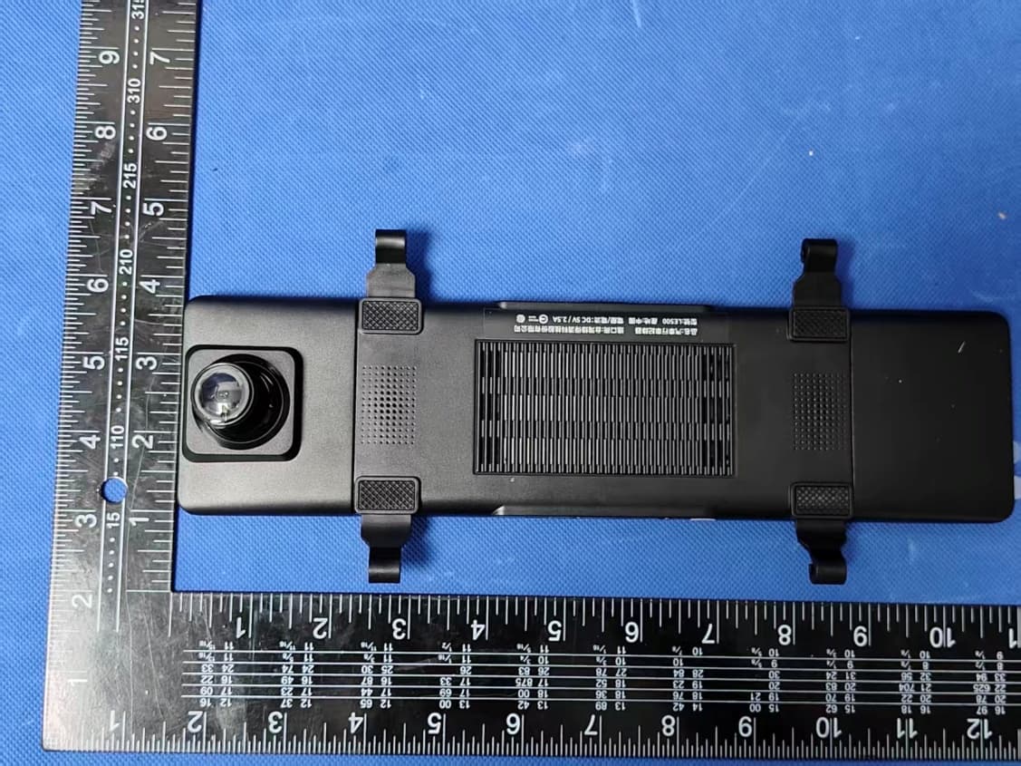 Dash Cam - FCC ID 2BV7I-LE500 - Shenzhen Chaoyinsu Electronic Co., Ltd. (4)