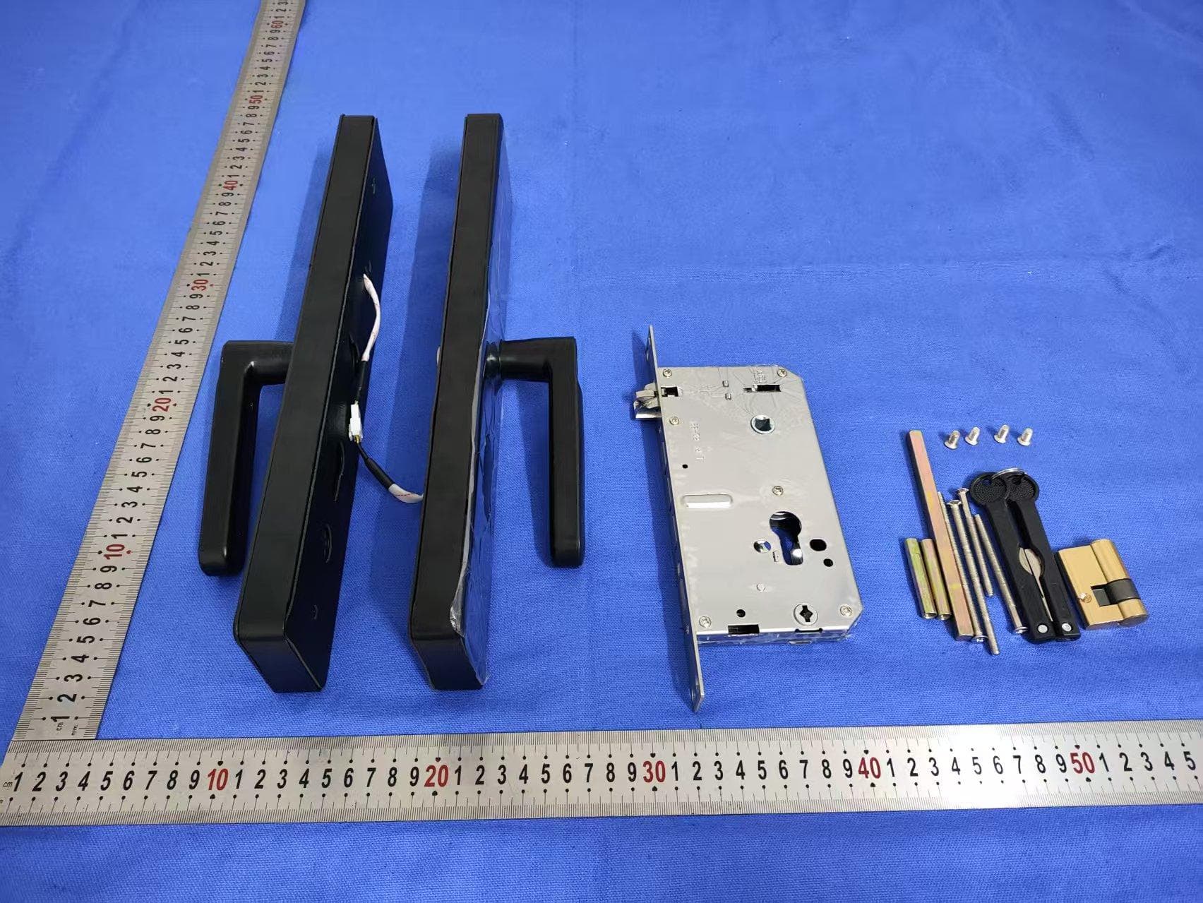 Smart fingerprint lock - FCC ID 2BV7Z-G07 - Jiangxi krovi Information Technology Co., Ltd.